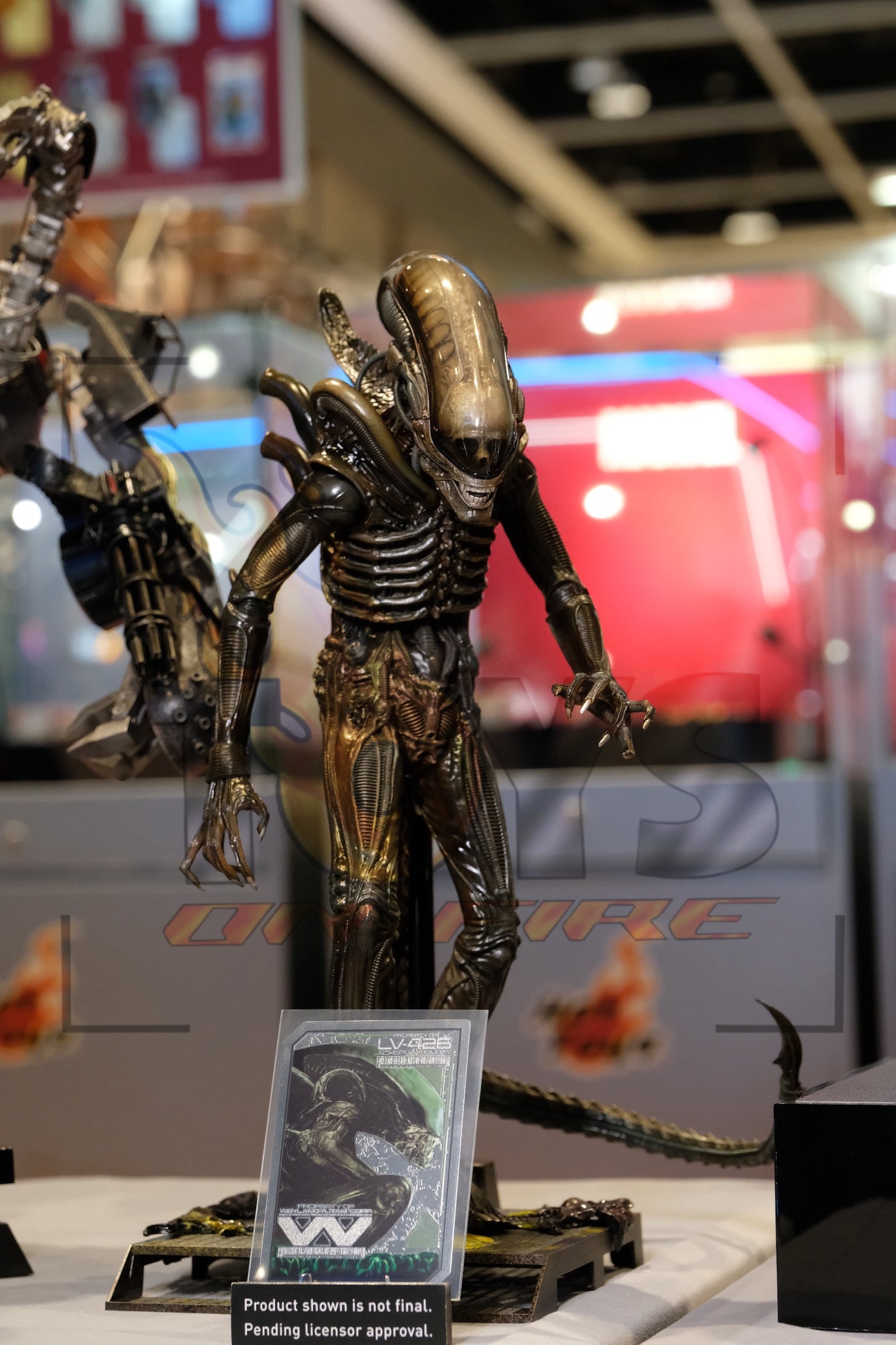PRE-ORDER HOT TOYS MMS826 ALIEN BIG CHAP 1/6TH SCALE COLLECTIBLE FIGURE (REGULAR)
