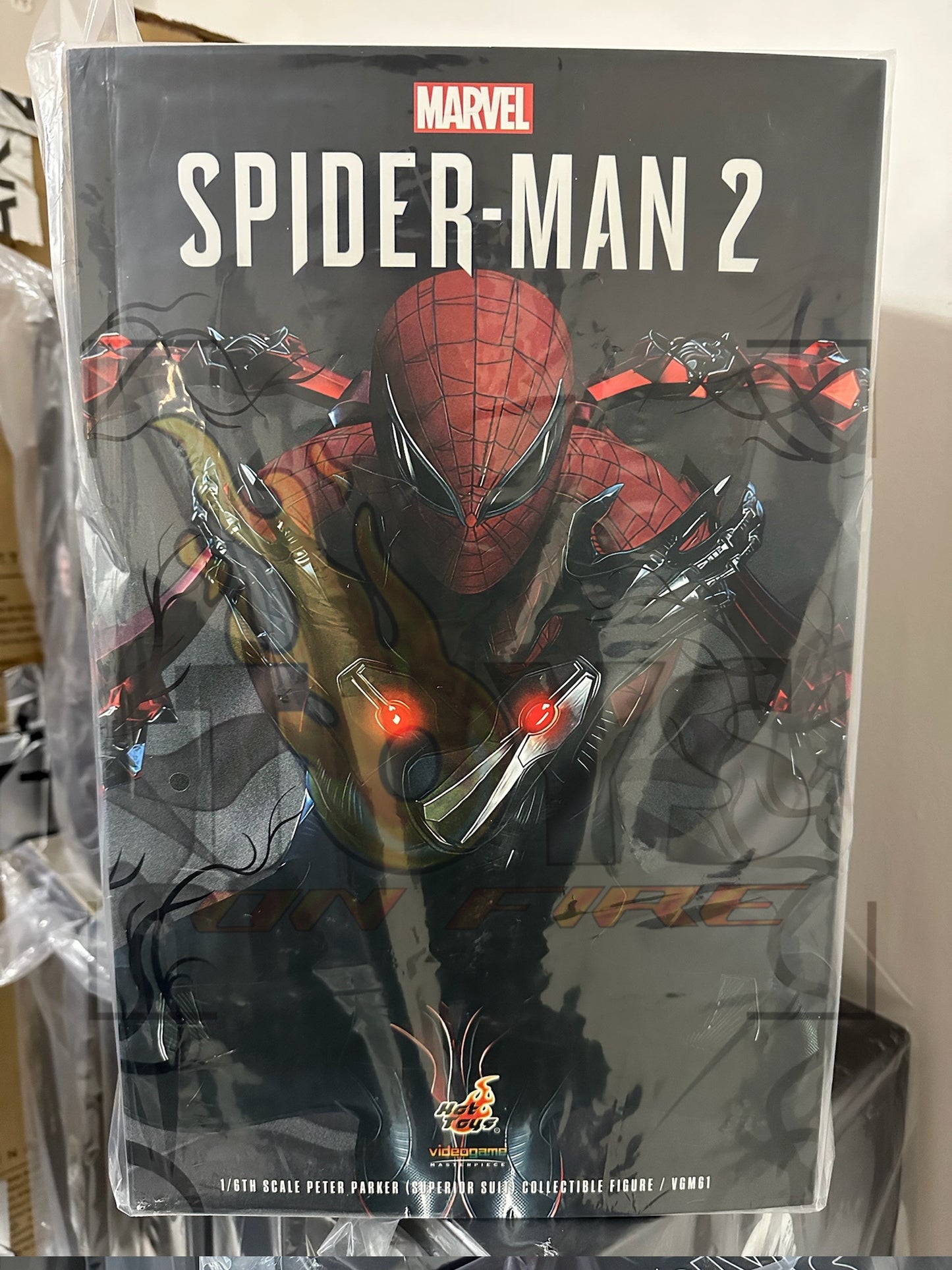 HOT TOYS VGM61 MARVEL'S SPIDER-MAN 2 PETER PARKER (SUPERIOR SUIT) 1/6TH SCALE COLLECTIBLE FIGURE