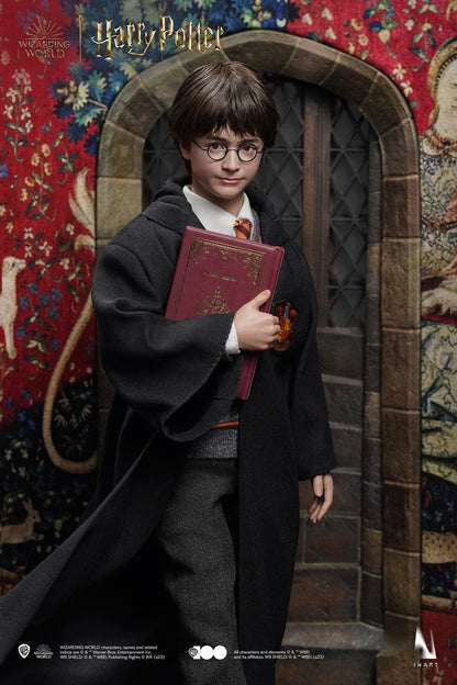 INART Harry Potter 1/6 Scale Collectible Figure - Deluxe Version