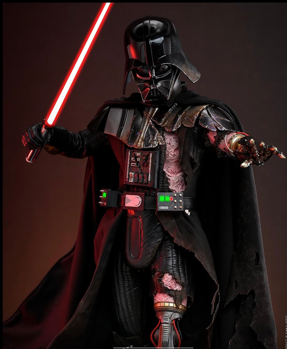 PRE-ORDER Hot Toys DX45B Star Wars Darth Vader Battle Damaged (Deluxe Version) (Special Edition) 1/6 Scale Collectibles Figure