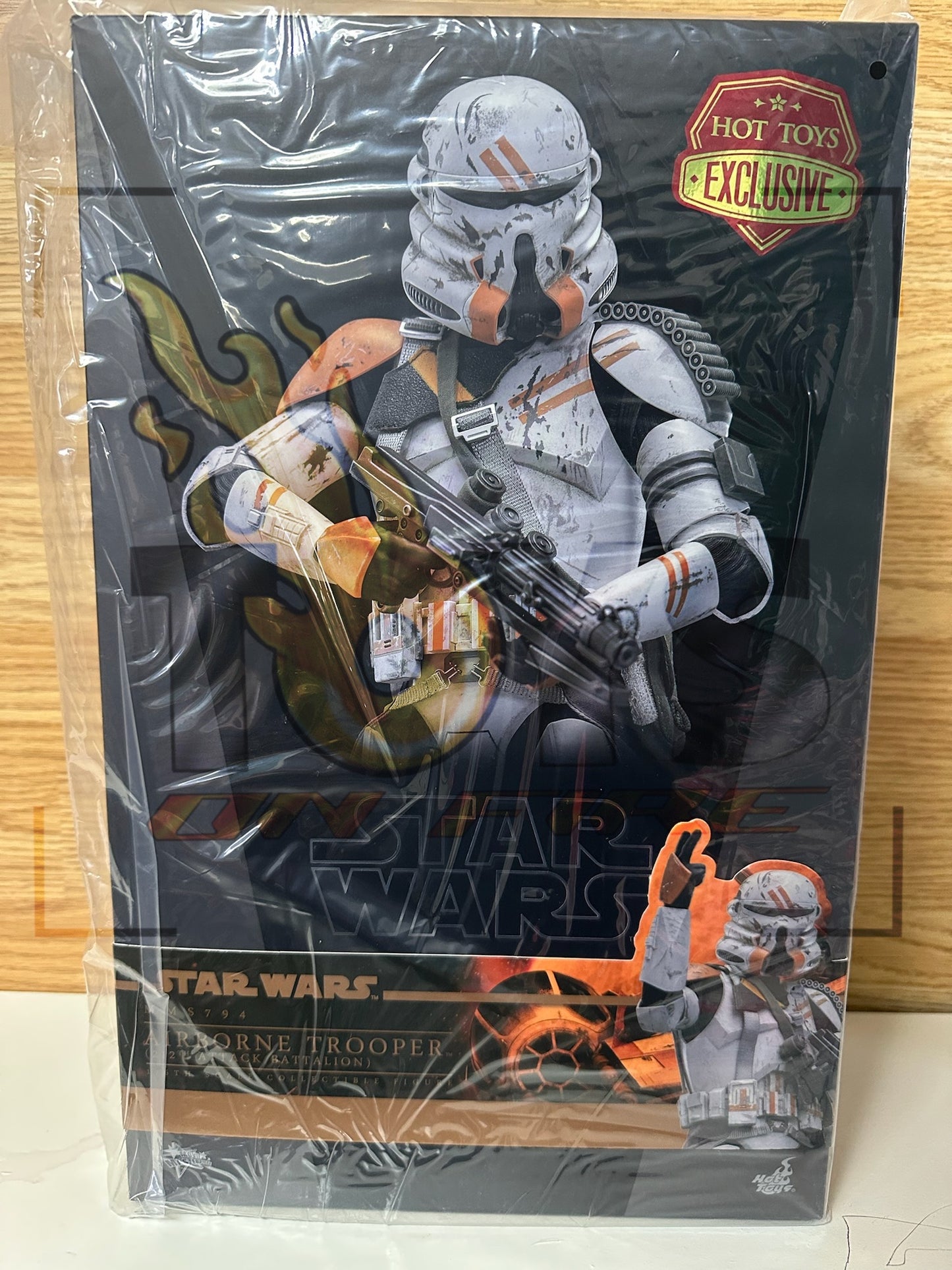 HOT TOYS MMS794 STAR WARS: EPISODE III REVENGE OF THE SITH AIRBORNE TROOPER (212TH ATTACK BATTALION) [HOT TOYS EXCLUSIVE] 1/6TH SCALE COLLECTIBLE FIGURE