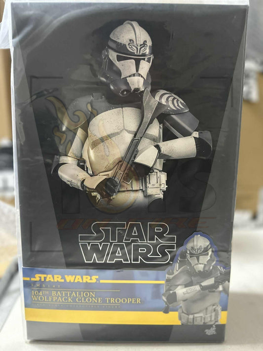 HOT TOYS TMS142 STAR WARS: THE CLONE WARS 104TH BATTALION WOLFPACK CLONE TROOPER 1/6TH SCALE COLLECTIBLE FIGURE